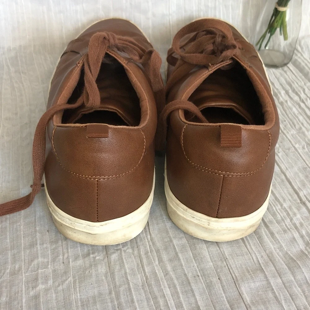 BANANA REPUBLIC size 12 vegan leather cognac brown low top sneakers